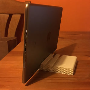 Ρυθμιζόμενη βάση iPad με σχέδιο κηρήθρας