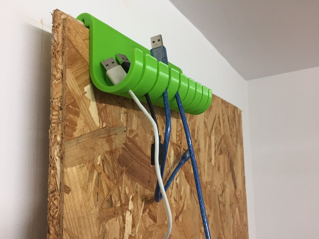 Κρεμάστρα καλωδίων USB για σανίδες OSB