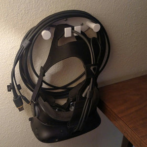 Επιτοίχια βάση για VR headset με αποθήκευση καλωδίων
