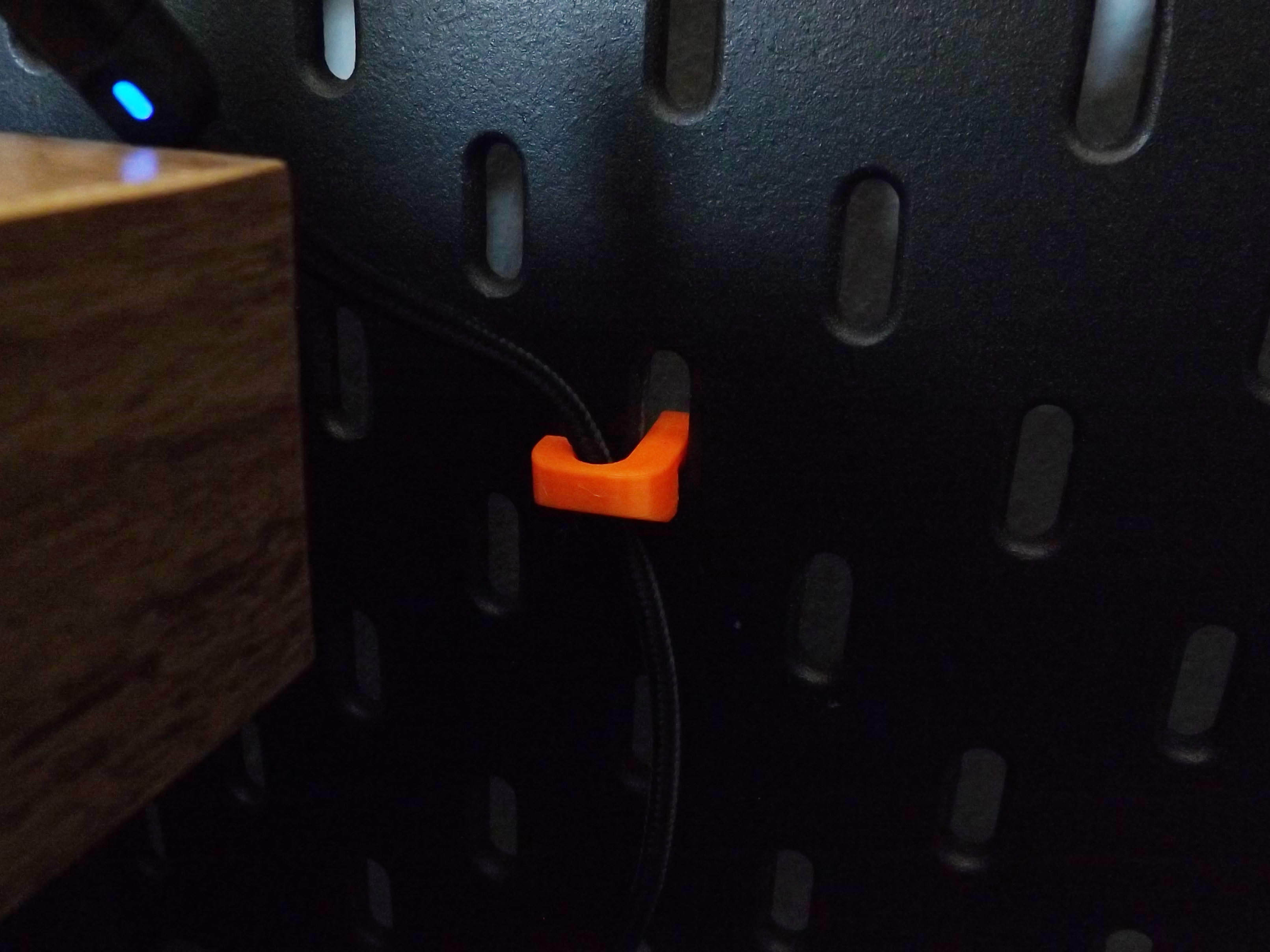 SKADIS Κλιπ καλωδίων για οργανωμένη δρομολόγηση καλωδίων