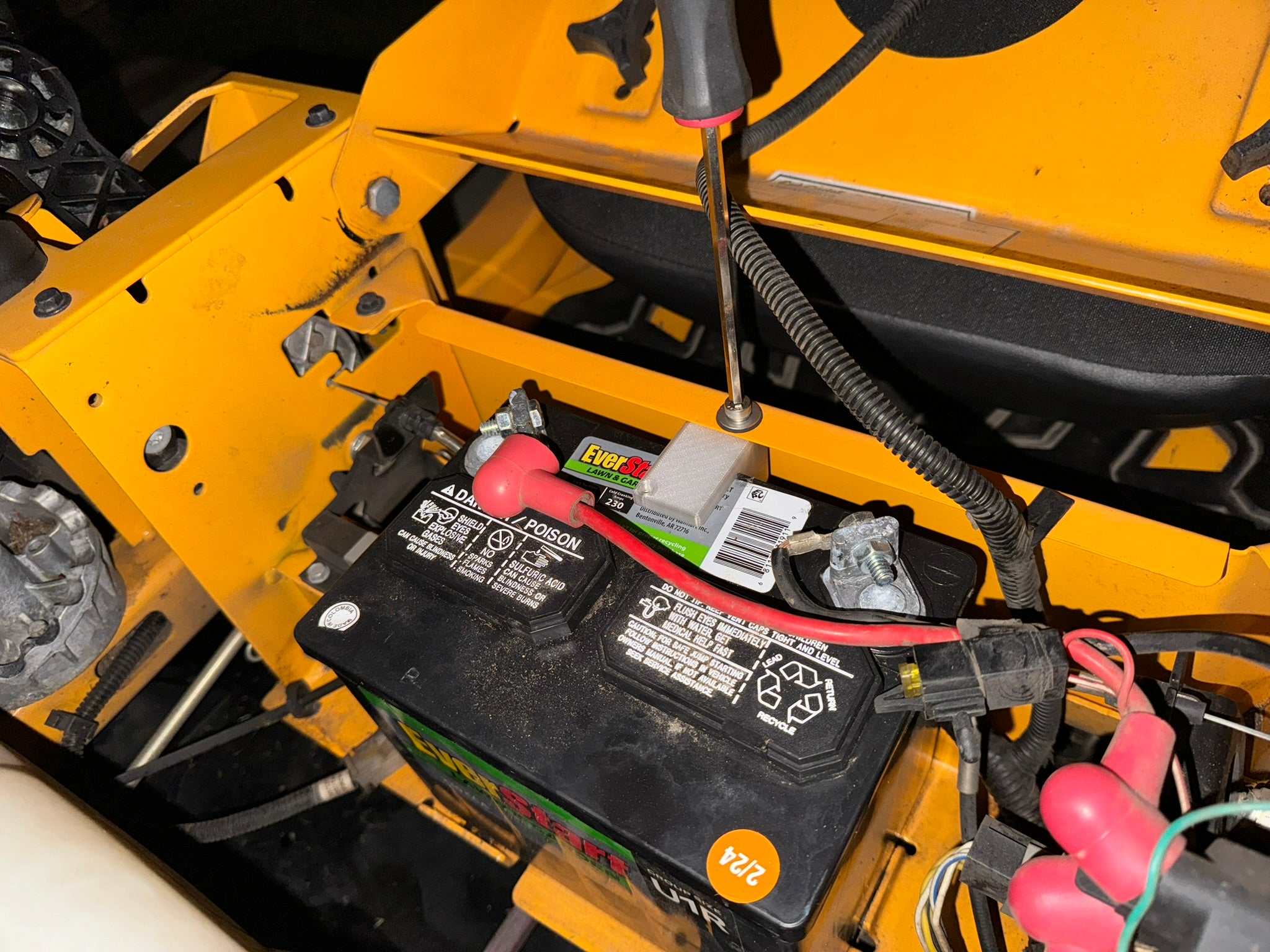 Ασφαλής θήκη μπαταρίας με Cam Lock για χλοοκοπτική μηχανή Cub Cadet ZT1+ZT2