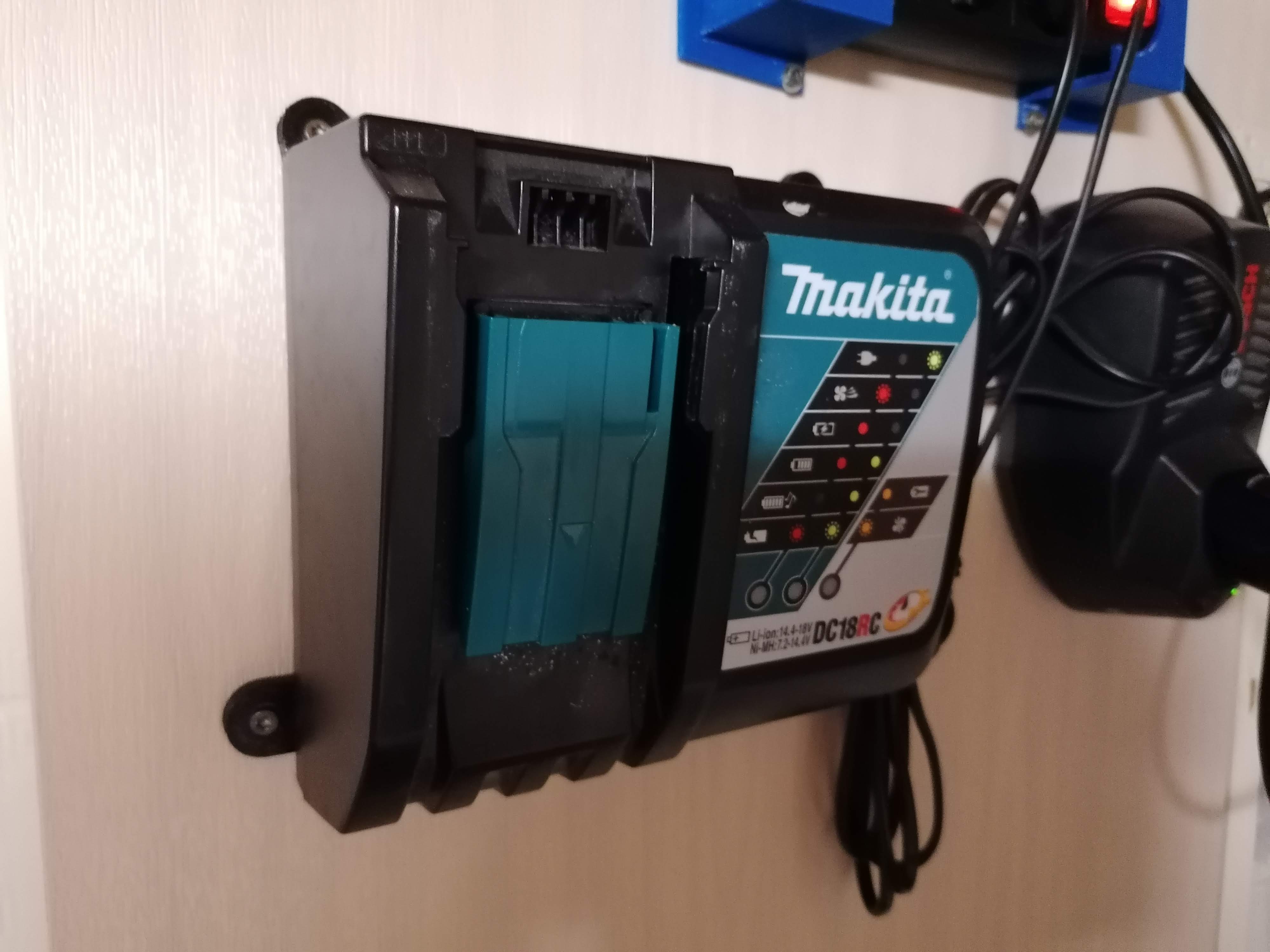 Makita 18V Φορτιστής Βάση Επιτοίχιας Στήριξης 4τμχ – Βελτιστοποιήστε το Εργαστήριό σας