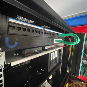 Ubiquiti Unifi Lite 8-θυρών POE ράφι