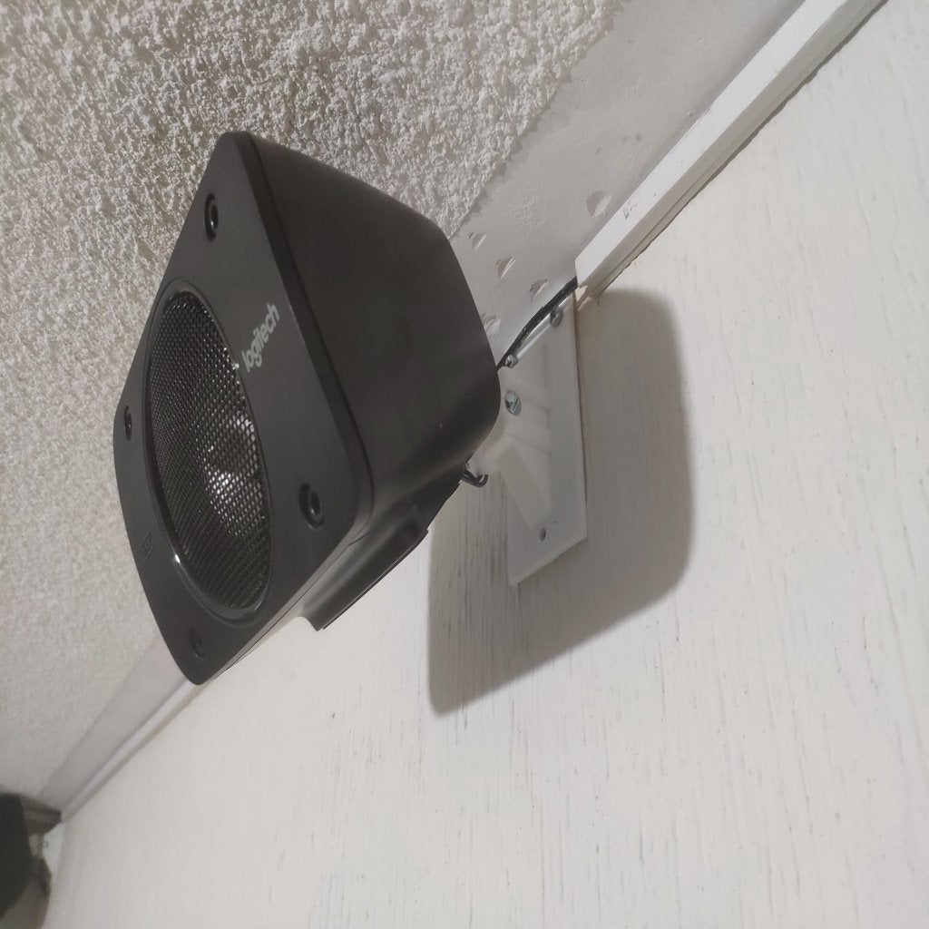 Βάση ηχείων Logitech Z906 με εύκαμπτη περιστροφή 3 αξόνων