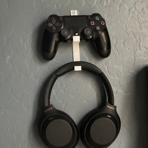 Επιτοίχια βάση για χειριστήριο PS4 και ακουστικά