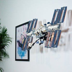 Βάση τοίχου για το LEGO NASA ISS Space Station 21321