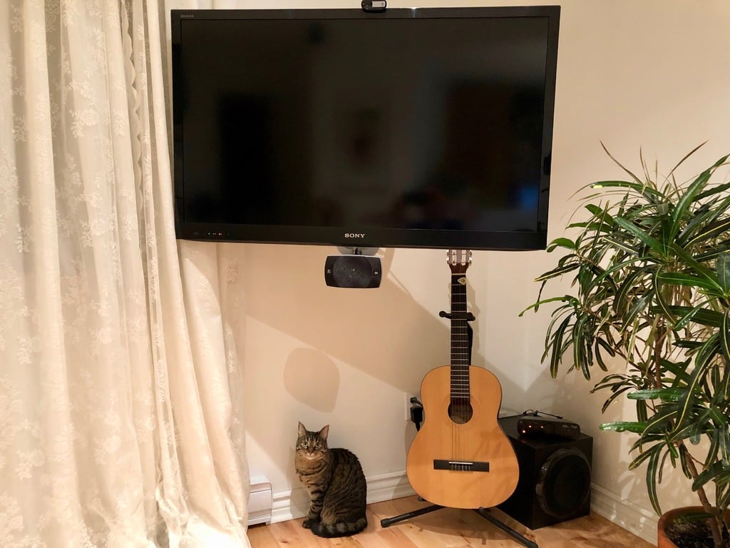 PS4 Slim Τοίχου στήριξης