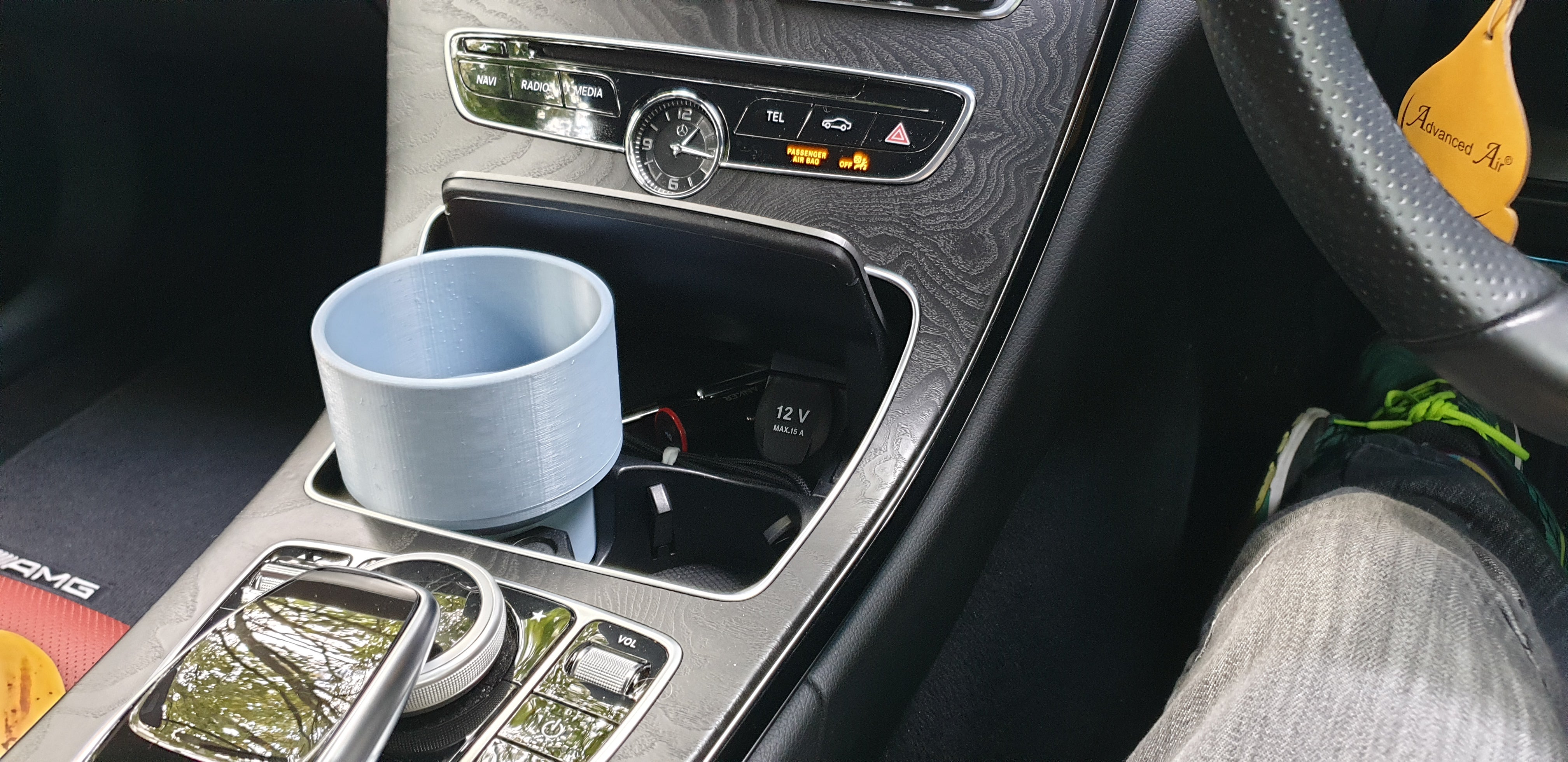 Εκτεταμένη θήκη ποτηριού για Mercedes C-Class (2016)