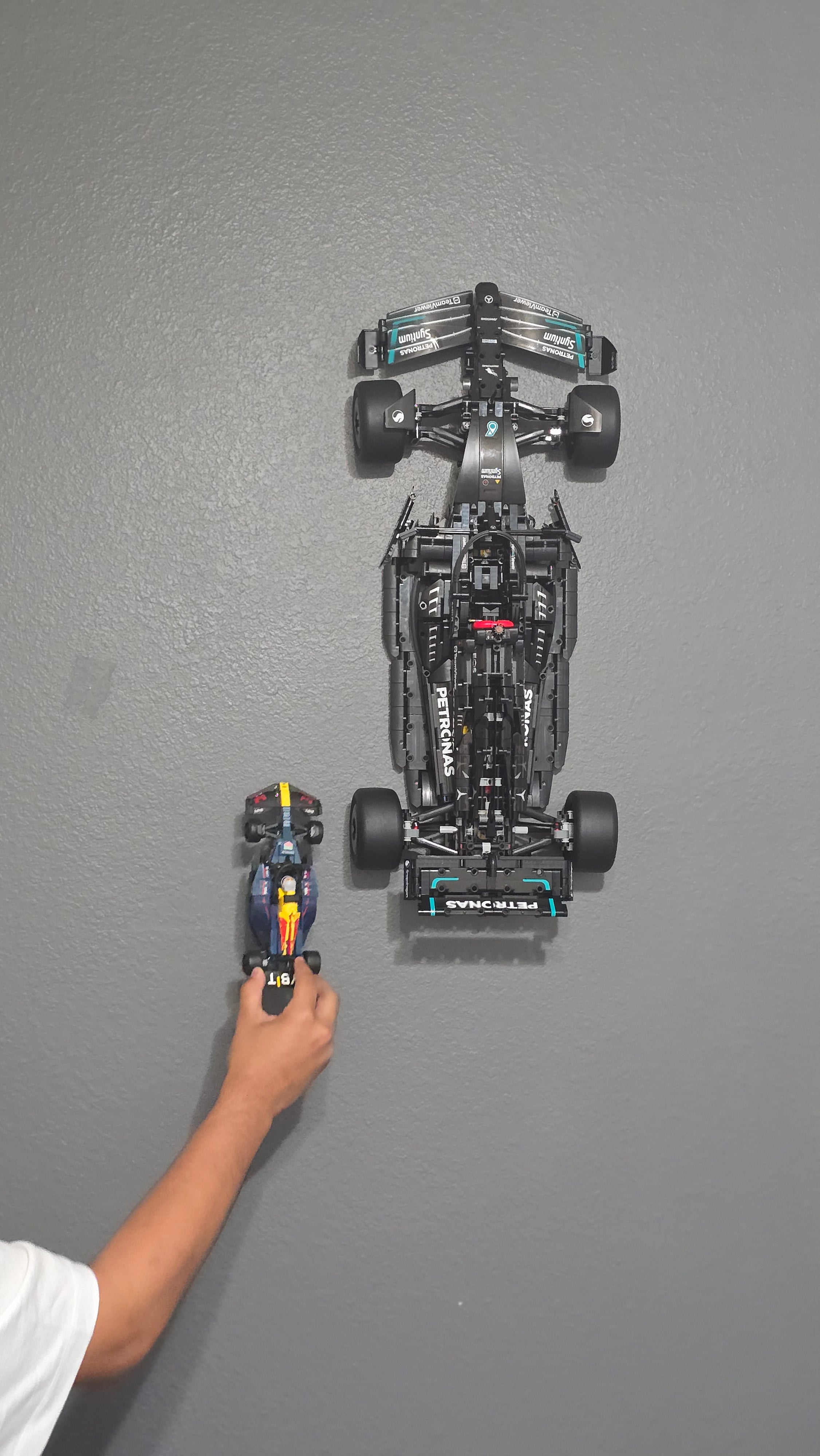 Επιτοίχια ανάρτηση για LEGO Technic Mercedes-AMG F1 W14 E