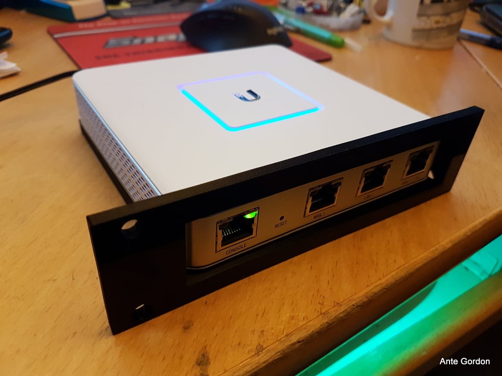 Ubiquiti Unifi USG Ράψιμο 19'