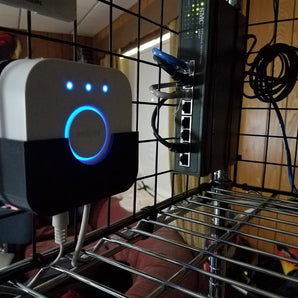 Επιτοίχια βάση για Philips Hue Hub (Gen2) με δεματικό καλωδίων