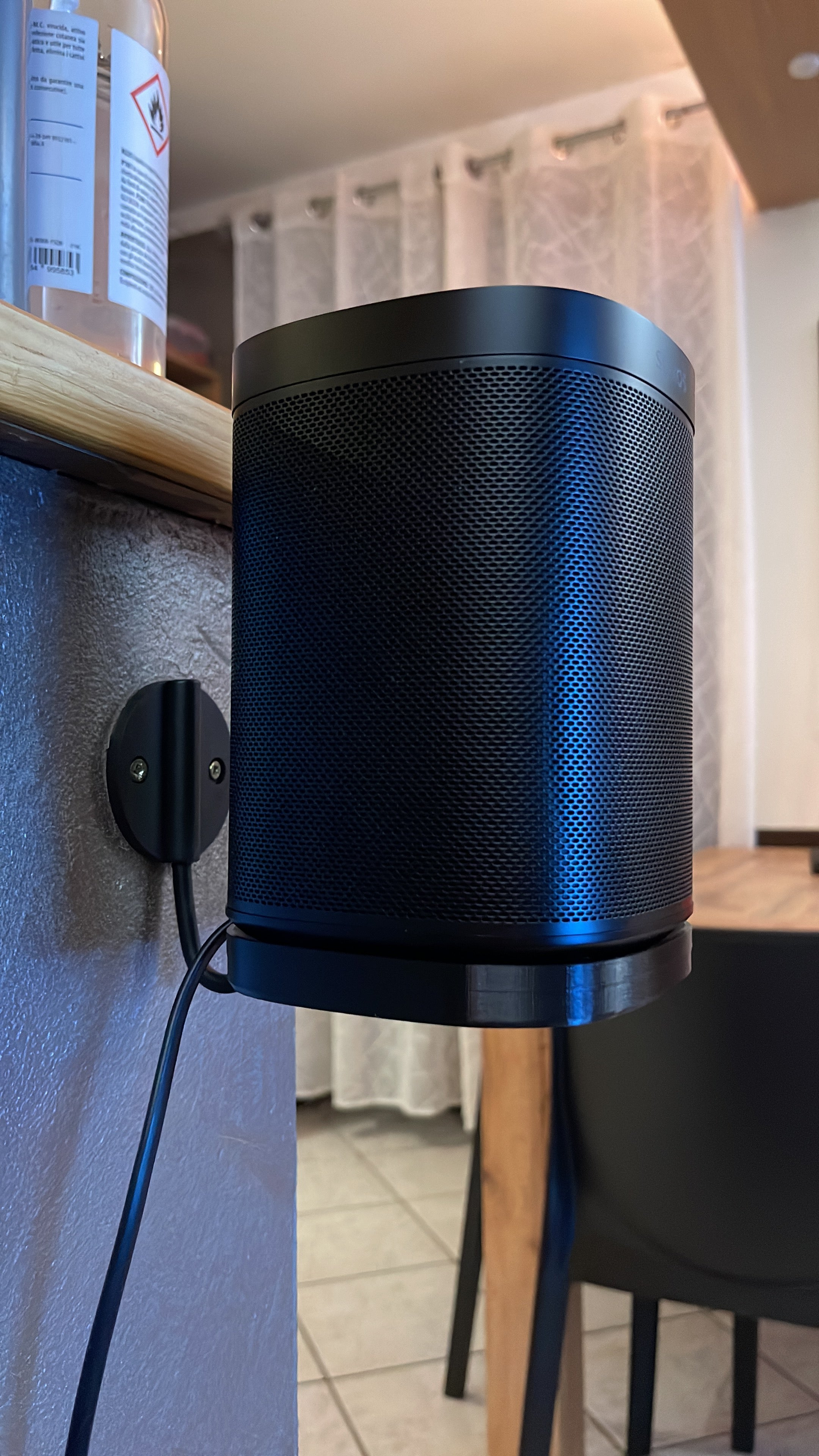 Βάση τοίχου για Sonos One (2ης γενιάς) με γάντζο τοίχου JBL