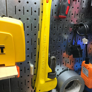 Προηγμένα άγκιστρα Pegboard Wall Control v2