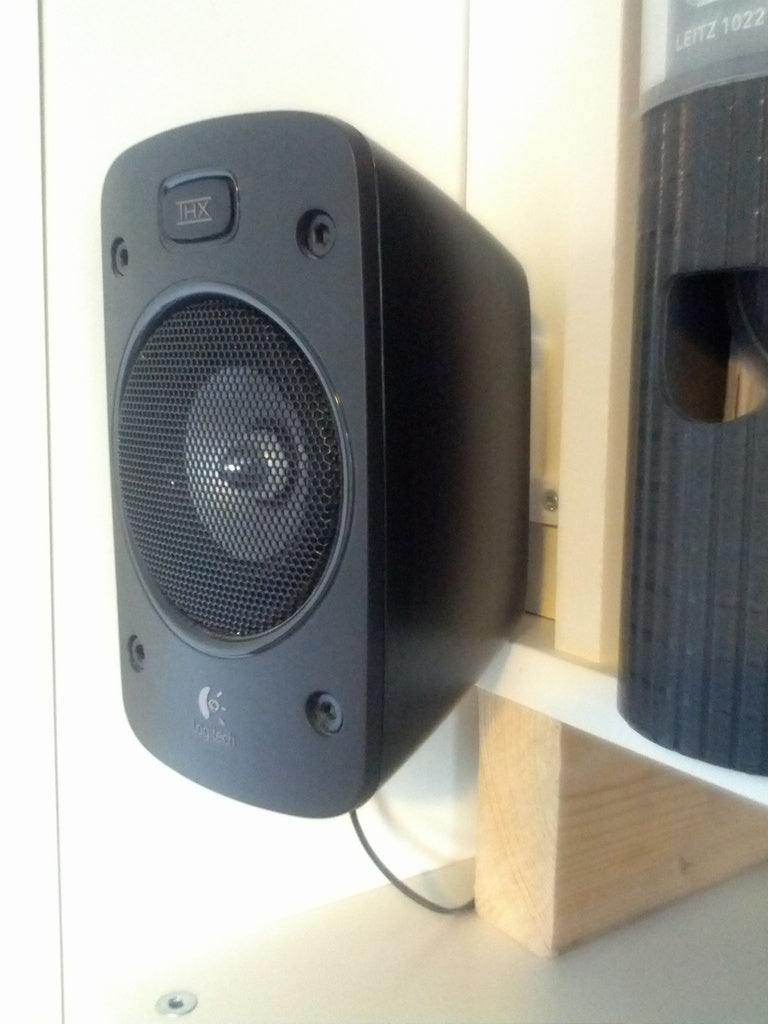 Βάση τοίχου για το σύστημα ηχείων Logitech Z906 5.1
