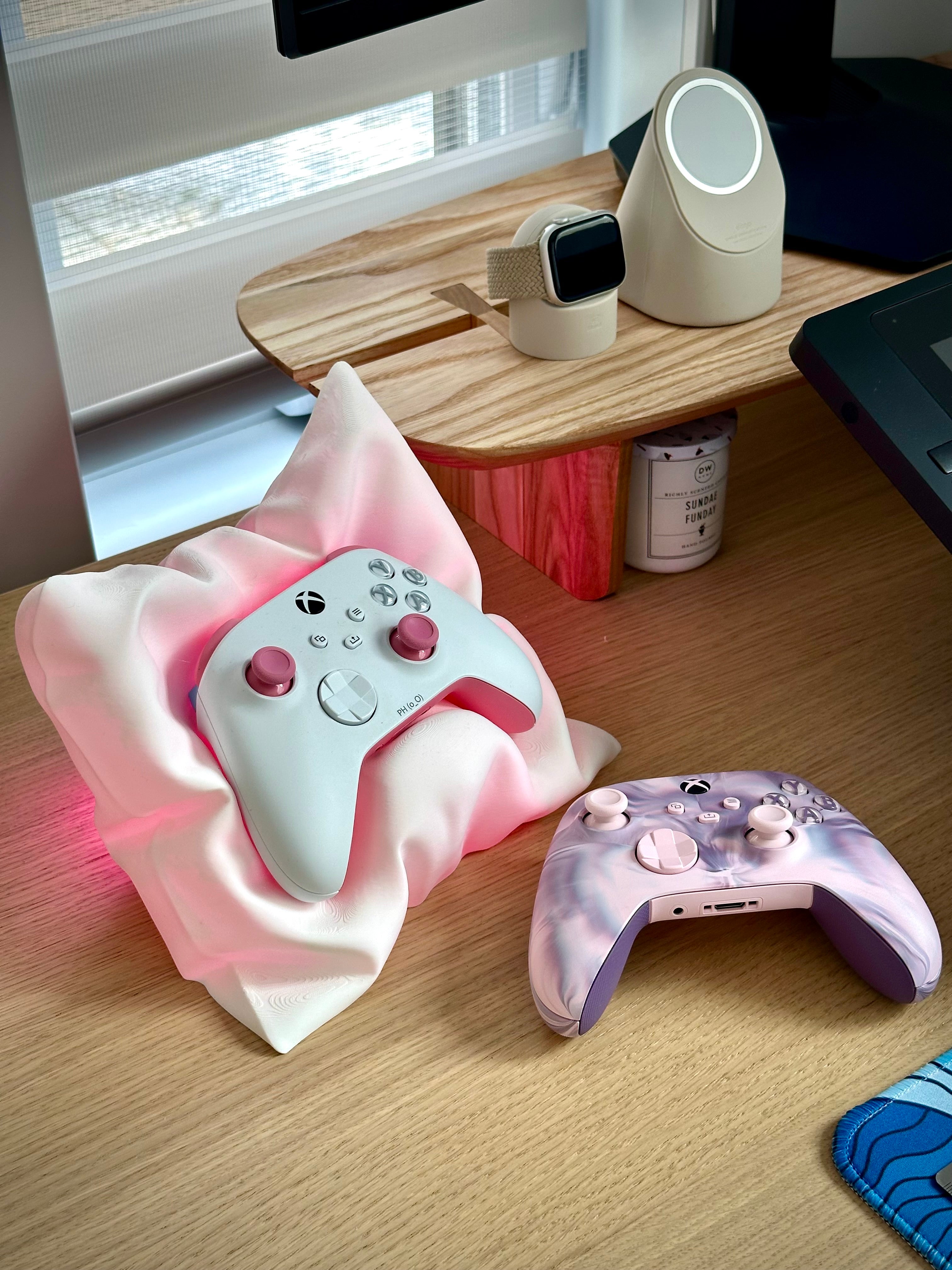 Βάση για χειριστήρια Xbox και Switch Pro