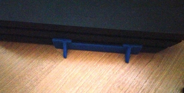Playstation PS4 Pro Τοίχου