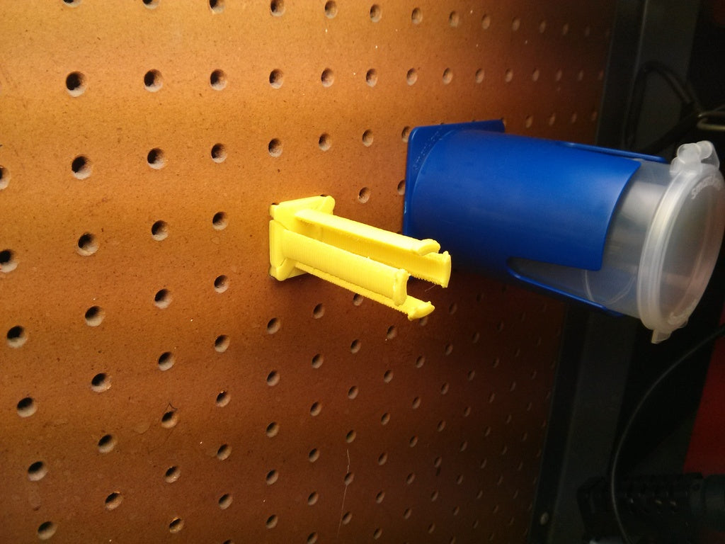 Στήριγμα Pegboard για κυλίνδρους καλωδίων – Αποτελεσματική αποθήκευση