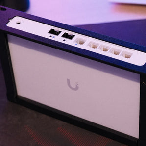 Βάση στήριξης Unifi UCG Fiber 1U για τοποθέτηση σε ράφι
