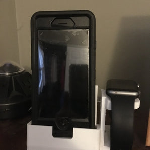 Σταθμός φόρτισης για iPhone 6 με Otterbox και Apple Watch