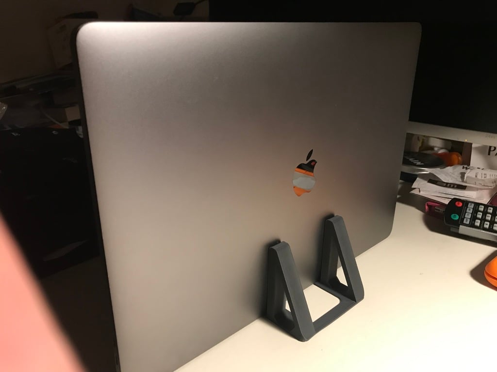 Βάση Macbook Pro για λειτουργία Clamshell
