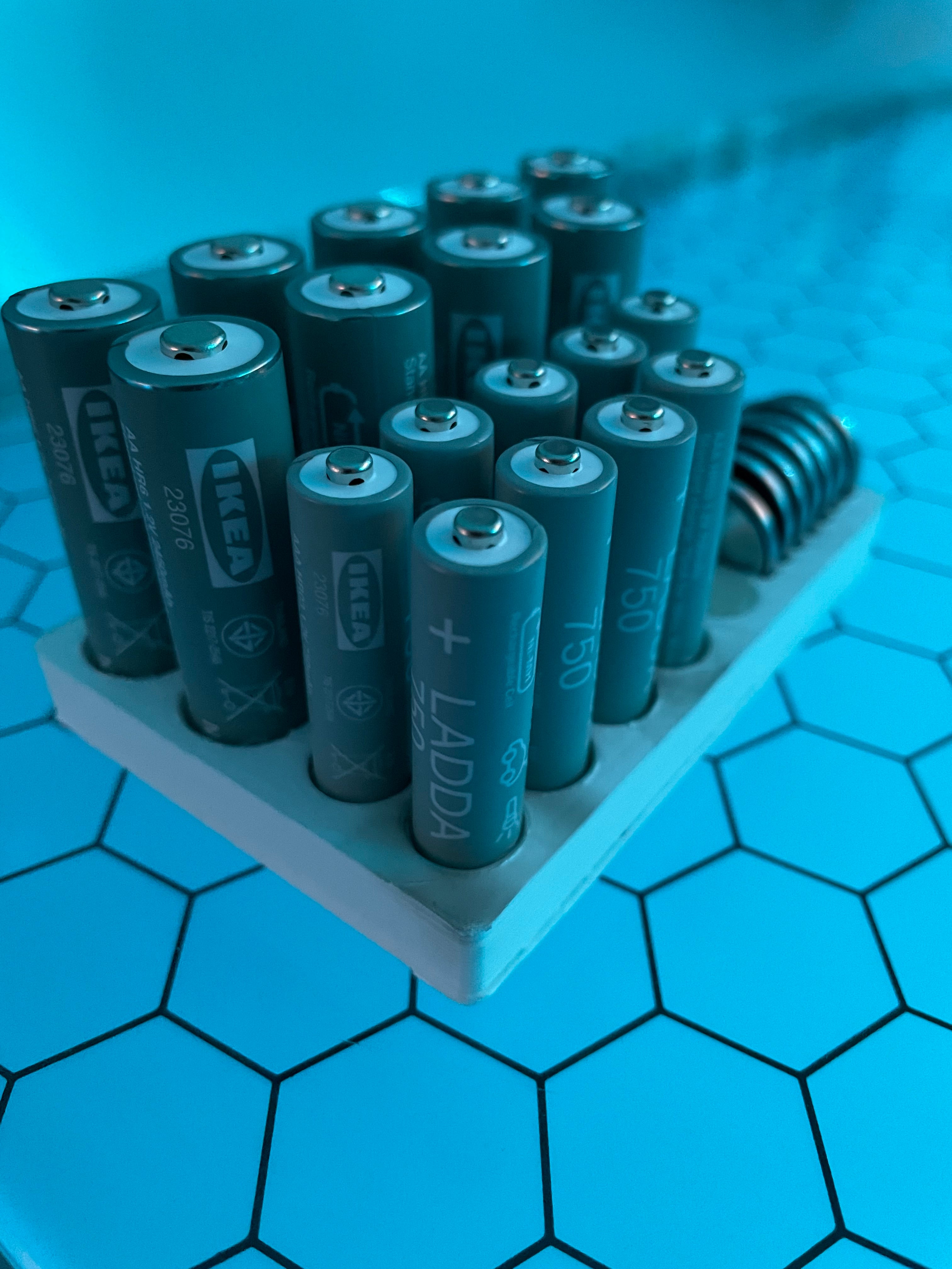 Βάση μπαταριών για μπαταρίες AA, AAA και CR2032 (ταιριάζει στο IKEA Ladda)