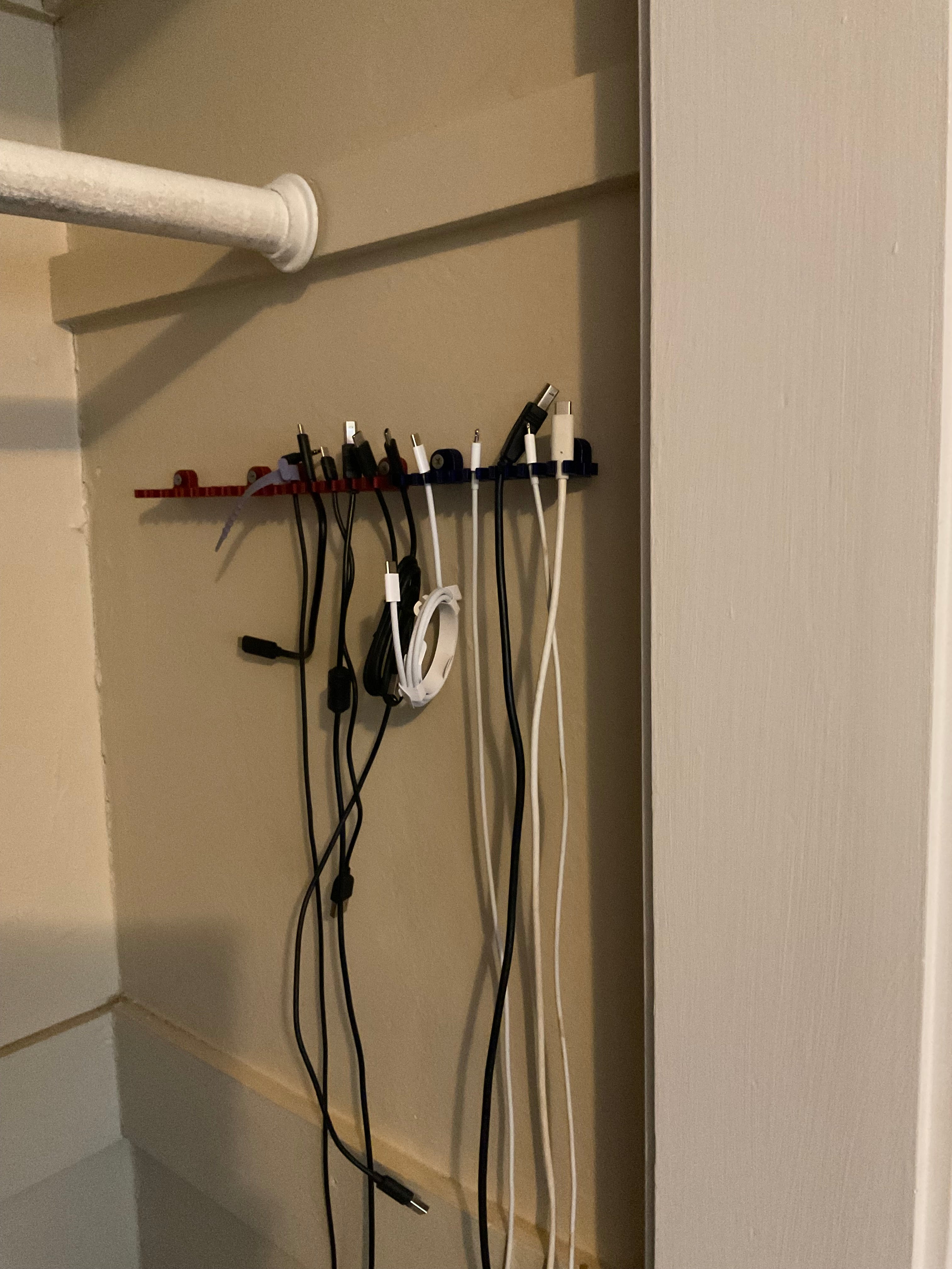 USB Καλώδιο Θήκη - Πρακτική και Ευρύχωρη