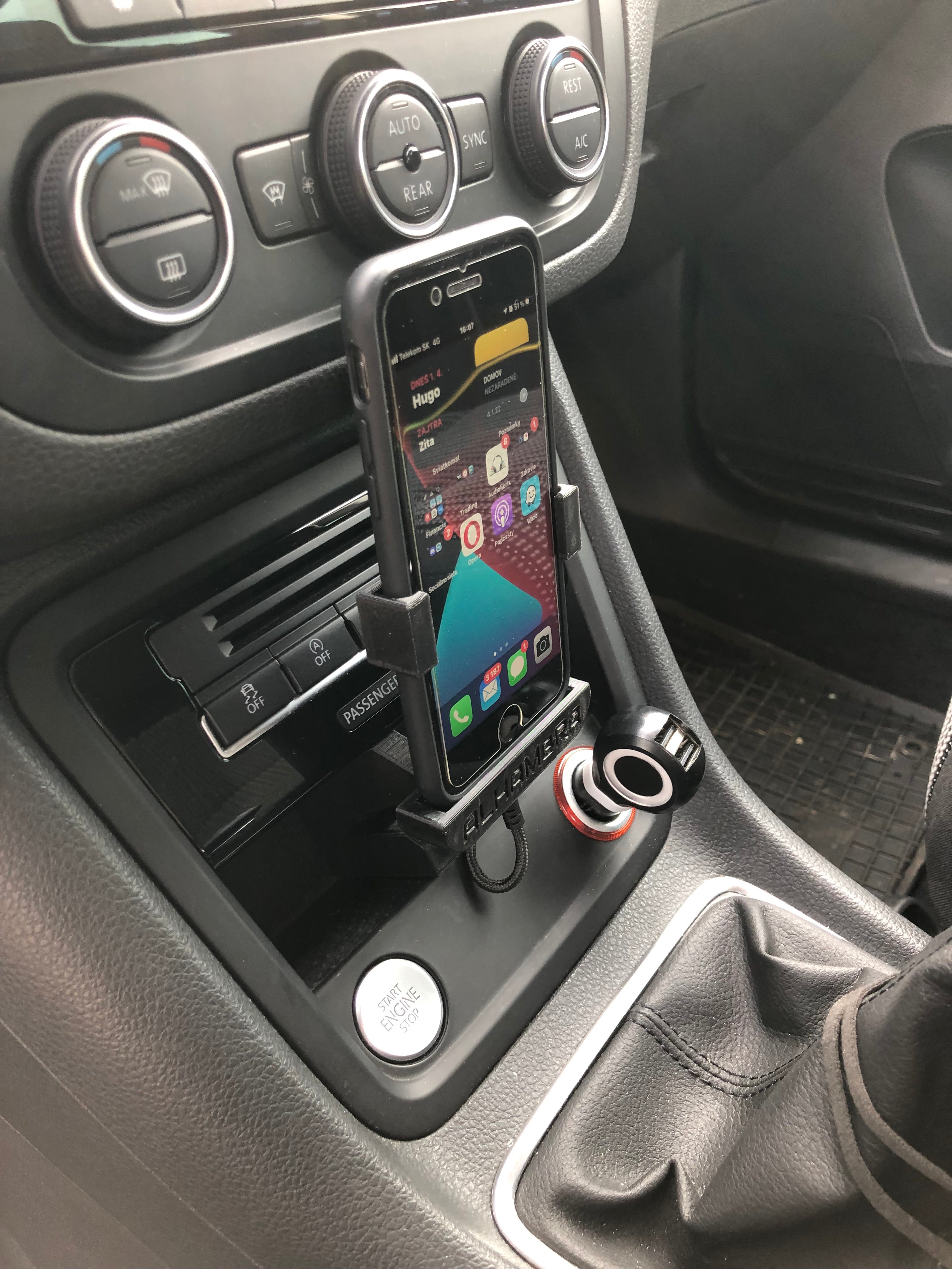 Αναβαθμισμένη θήκη αυτοκινήτου για iPhone8 σε SEAT FullLink Ver 2.0