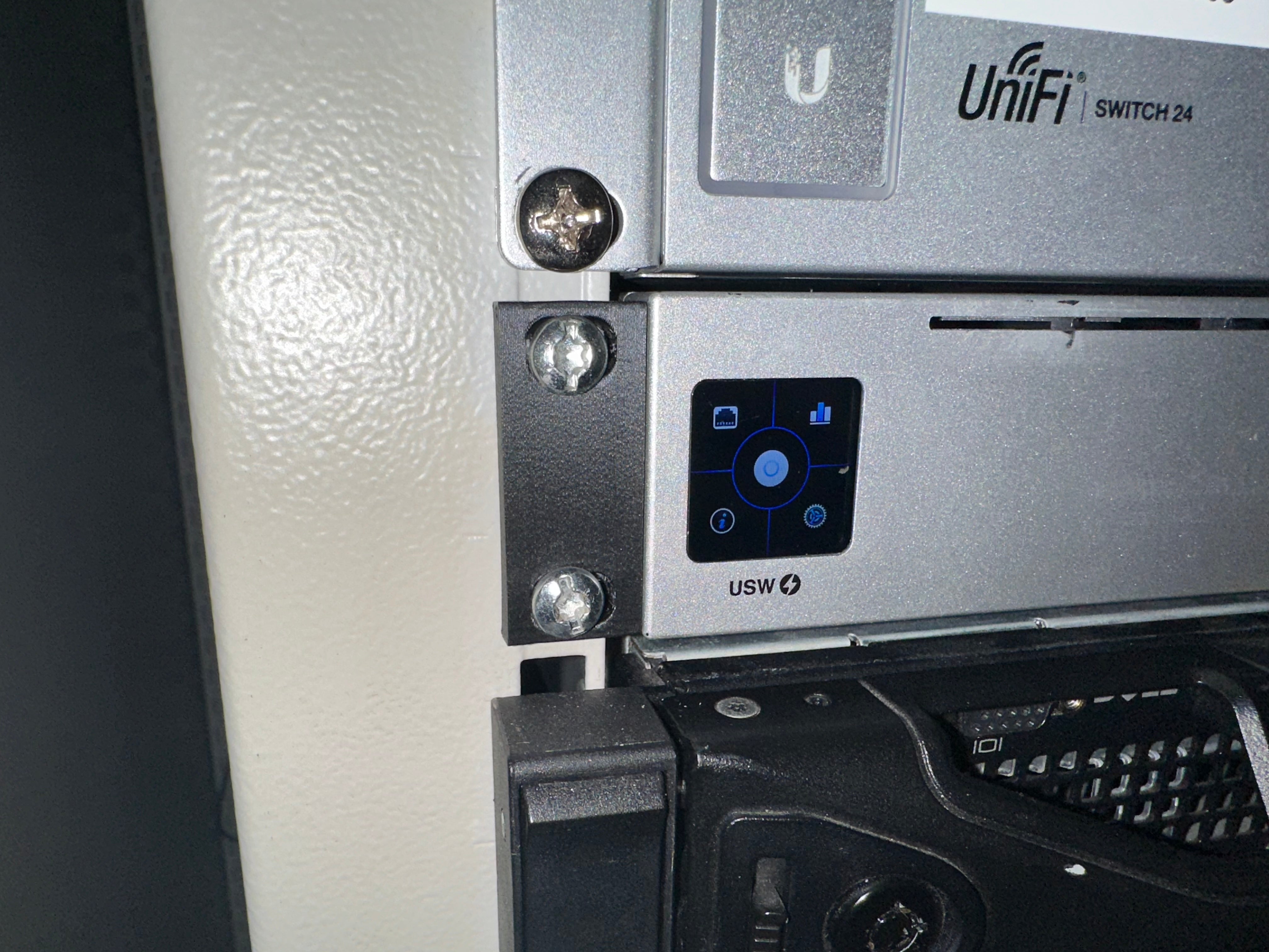 Unifi 1U Rack Bracket