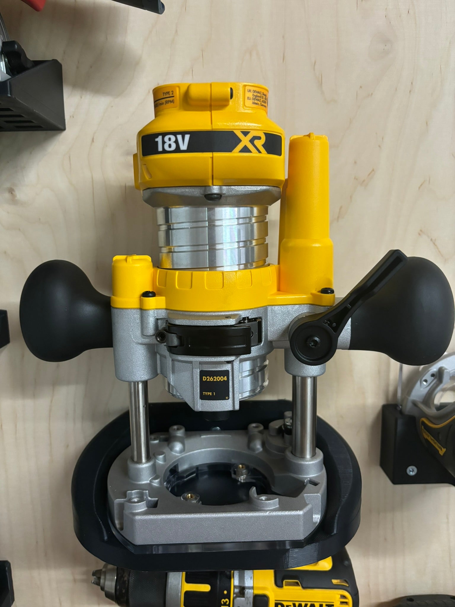 Halter til Dewalt Kombifræser DCW604NT - Λύση τοποθέτησης σε τοίχο