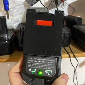 Βάση μπαταρίας/τοίχου B+D 18V