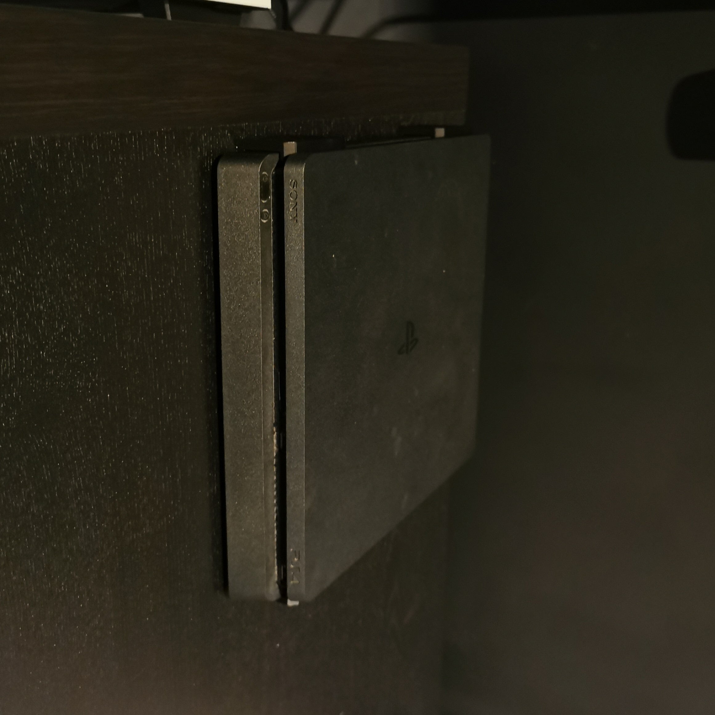 PS4 Slim Τοίχου