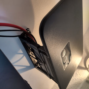 Κομψή επιτοίχια βάση για δρομολογητή Speedport DSL
