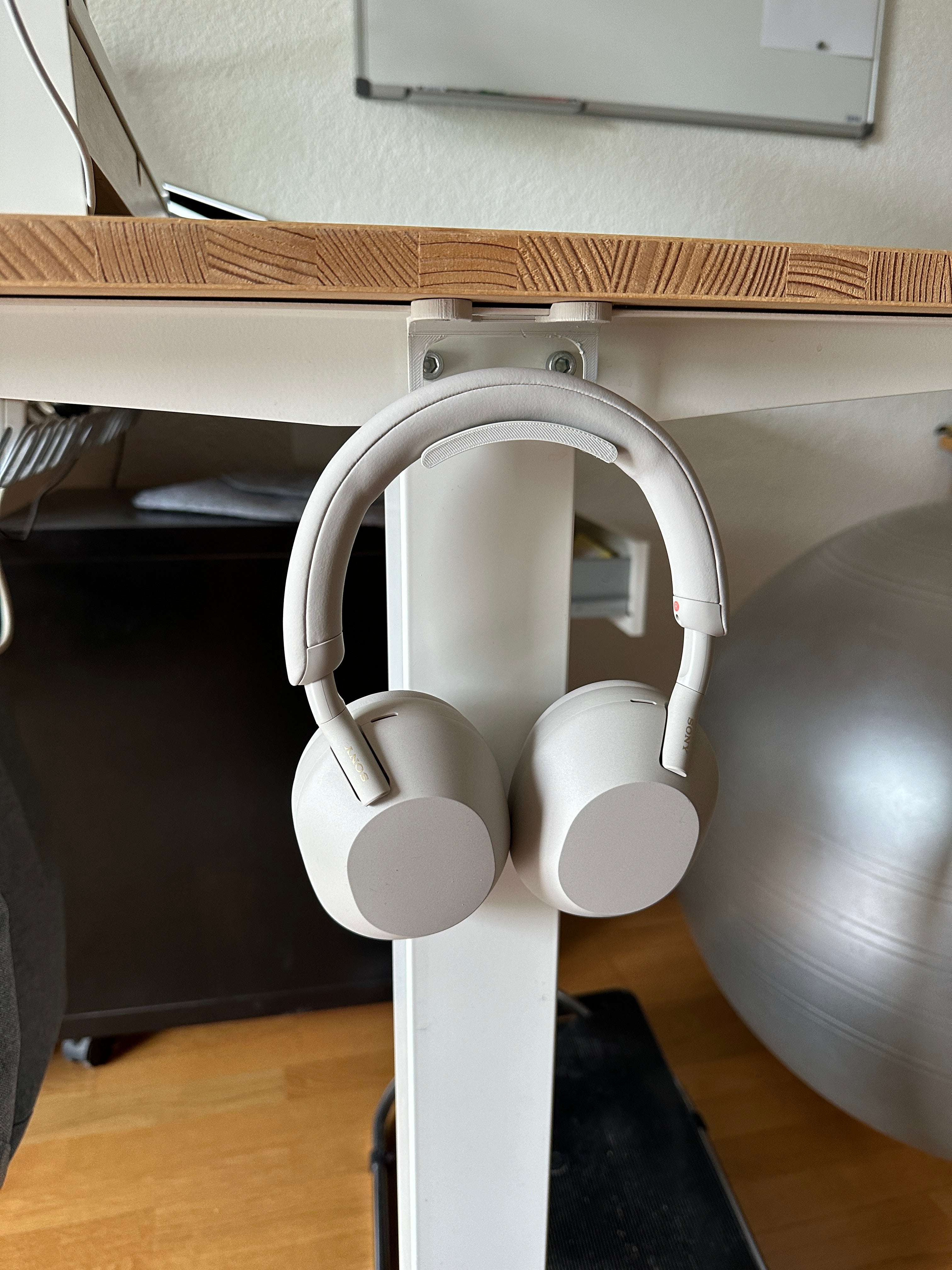 Βάση ακουστικών για Sony WH-1000XM5 - Τοποθετείται κάτω από το γραφείο
