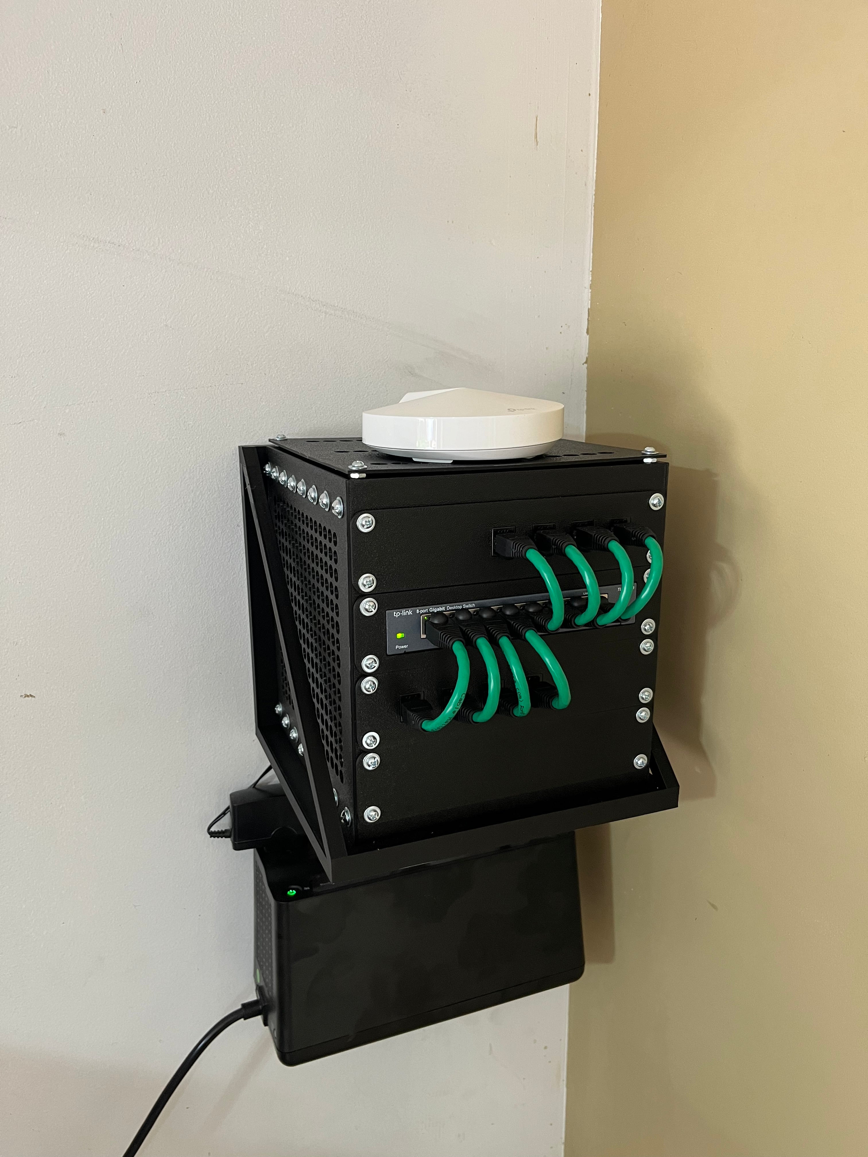 Τοίχου/shelf για Mini server rack