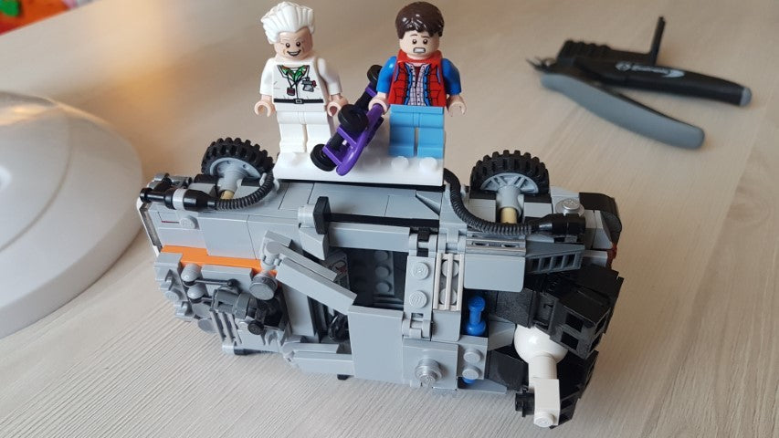 Βάση τοίχου για Lego DeLorean (21103)