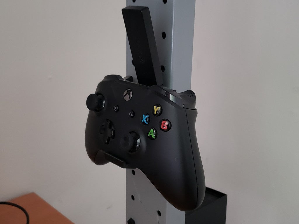 Τοίχον τοποθέτηση Xbox One με οπές βιδών και θύρα USB για τον δέκτη