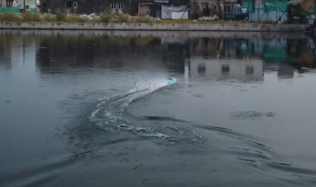 3D-εκτυπωμένο RC Brushless Speedboat