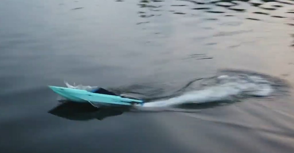3D εκτυπωμένο RC Speedboat με κινητήρα χωρίς ψήκτρες