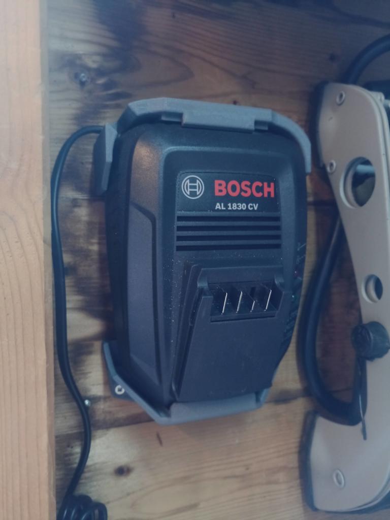 Επιτοίχια φόρτιση μπαταριών Bosch AL18xx