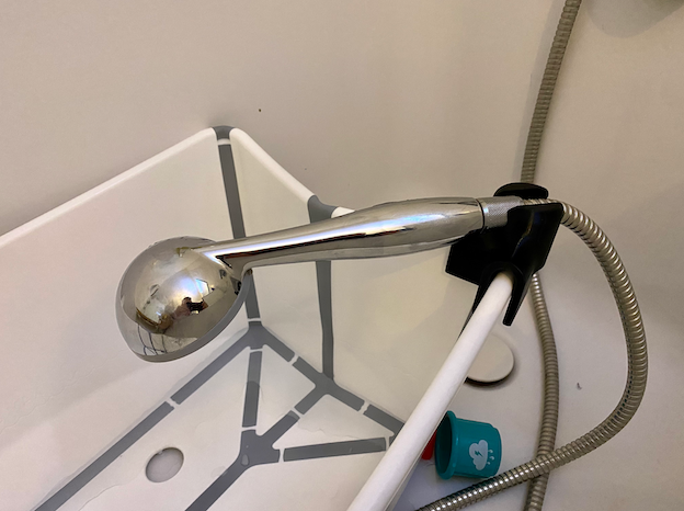 Βάση κεφαλής ντους για βρεφική μπανιέρα Stokke Flexi Bath