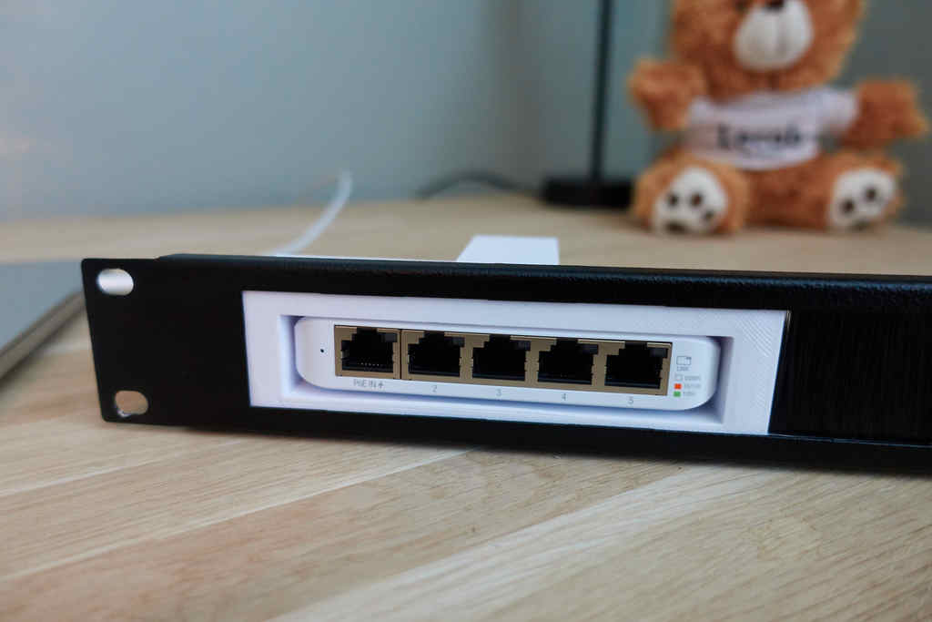 Unifi USW Flex Mini rack mount 1U