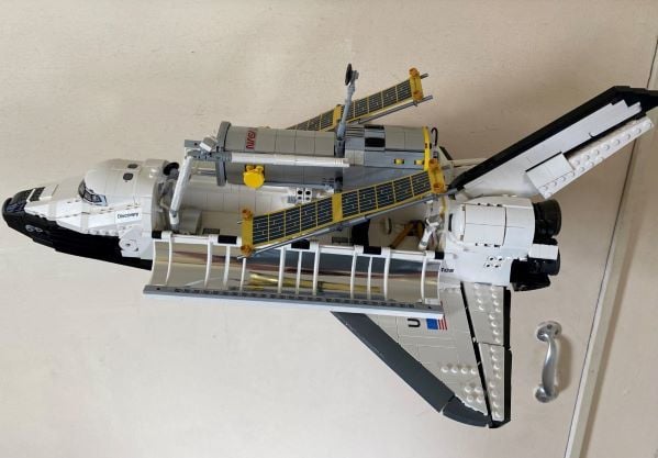 Βάση τοίχου για LEGO Shuttle Discovery 10283