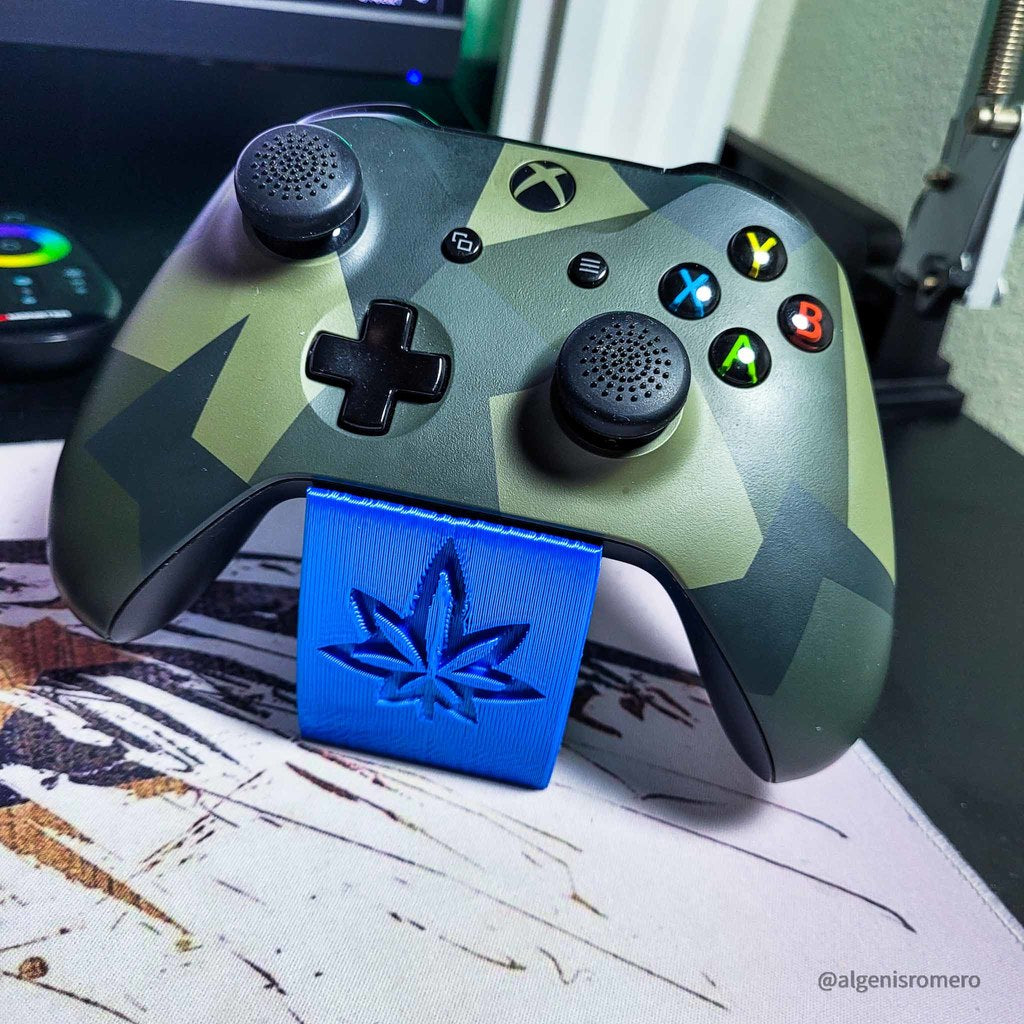 Βάση χειριστηρίου Xbox One με λογότυπο Pot Leaf