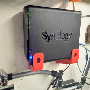 Βάση στήριξης τοίχου για μοντέλα Synology DS218 NAS (2 τεμάχια)