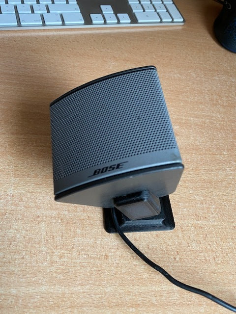 Βάση τοίχου δορυφόρου Bose Companion 3