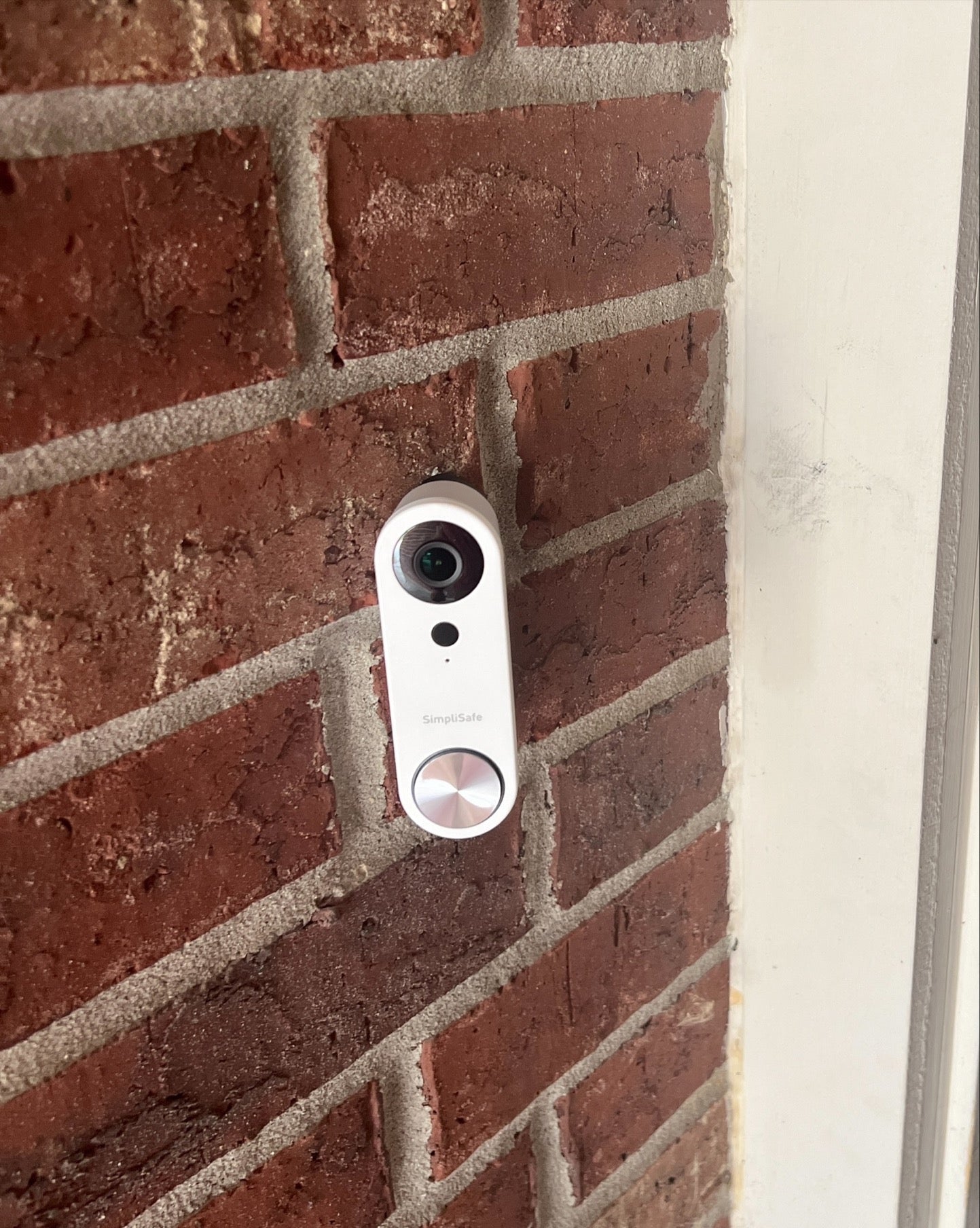 Simplisafe Κουδούνι πόρτας 45° Γωνιακός βραχίονας για βέλτιστη προβολή