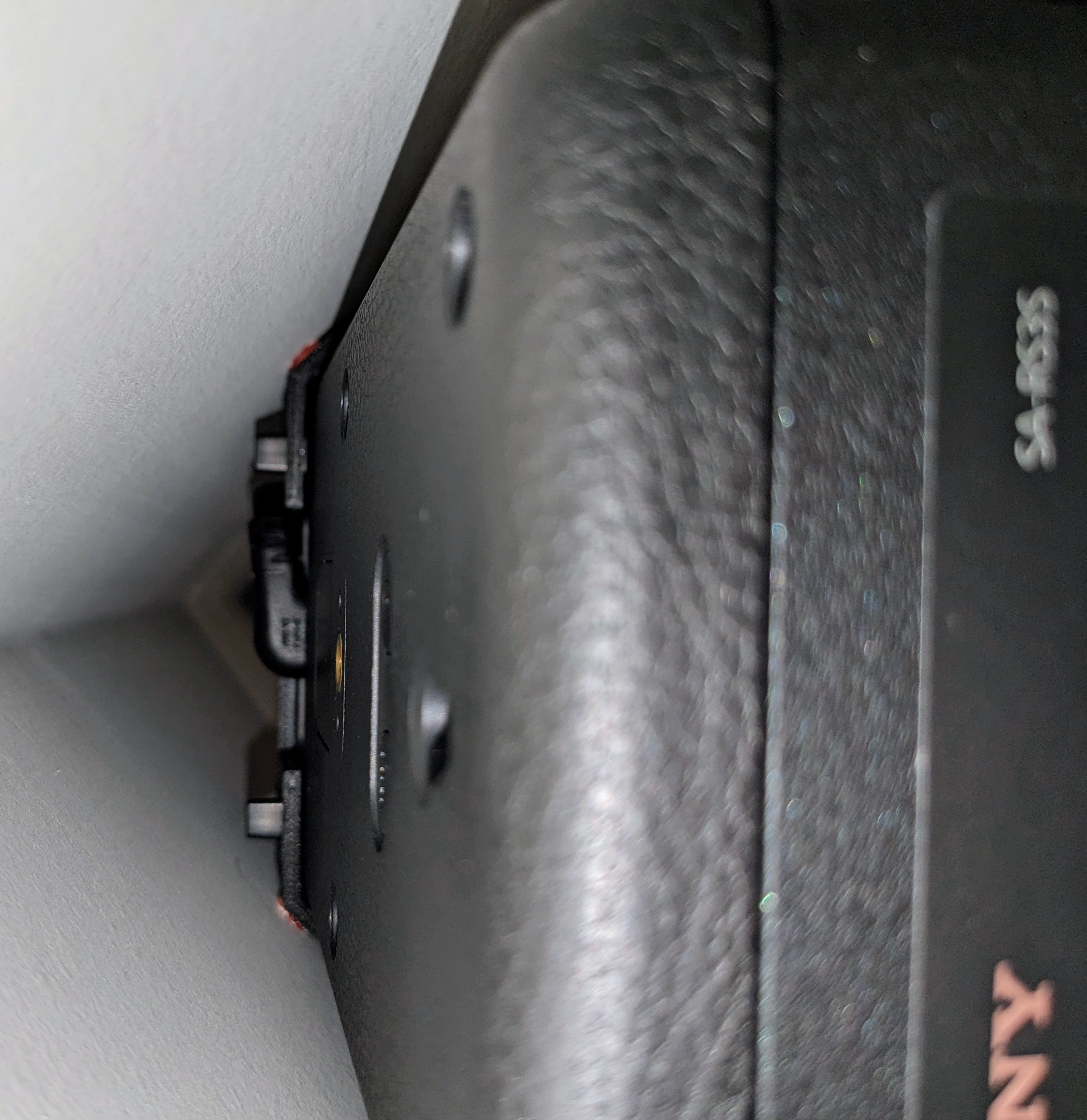 Βάση τοίχου για πίσω ηχείο Sony SA-RS3S – Βέλτιστη τοποθέτηση σε γωνίες