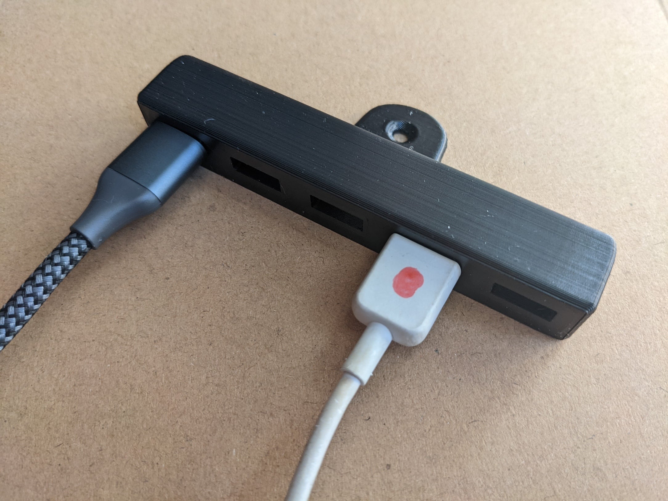 Βάση τοίχου για καλώδια USB με 5 υποδοχές
