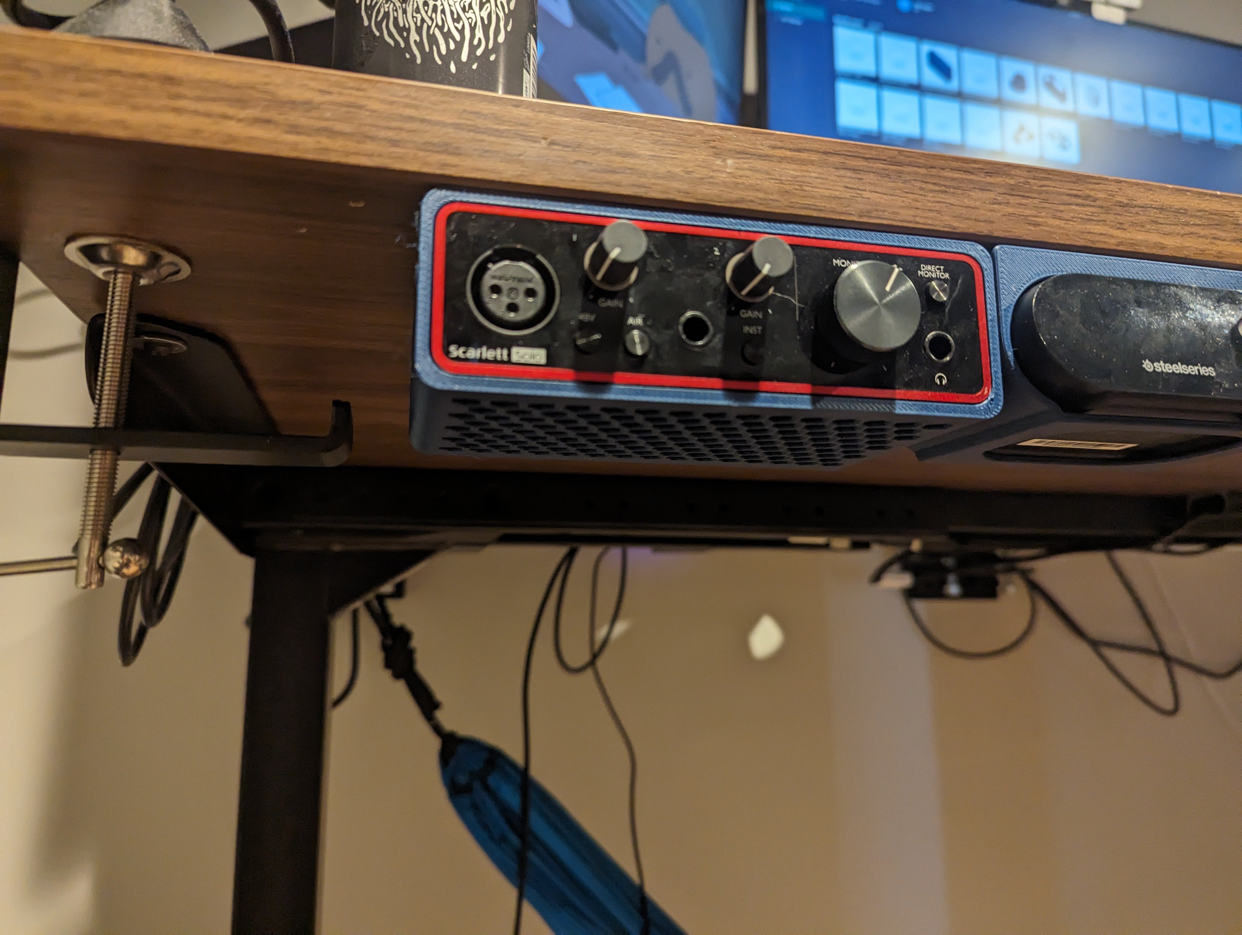 Επιτραπέζια βάση Focusrite Scarlett Solo