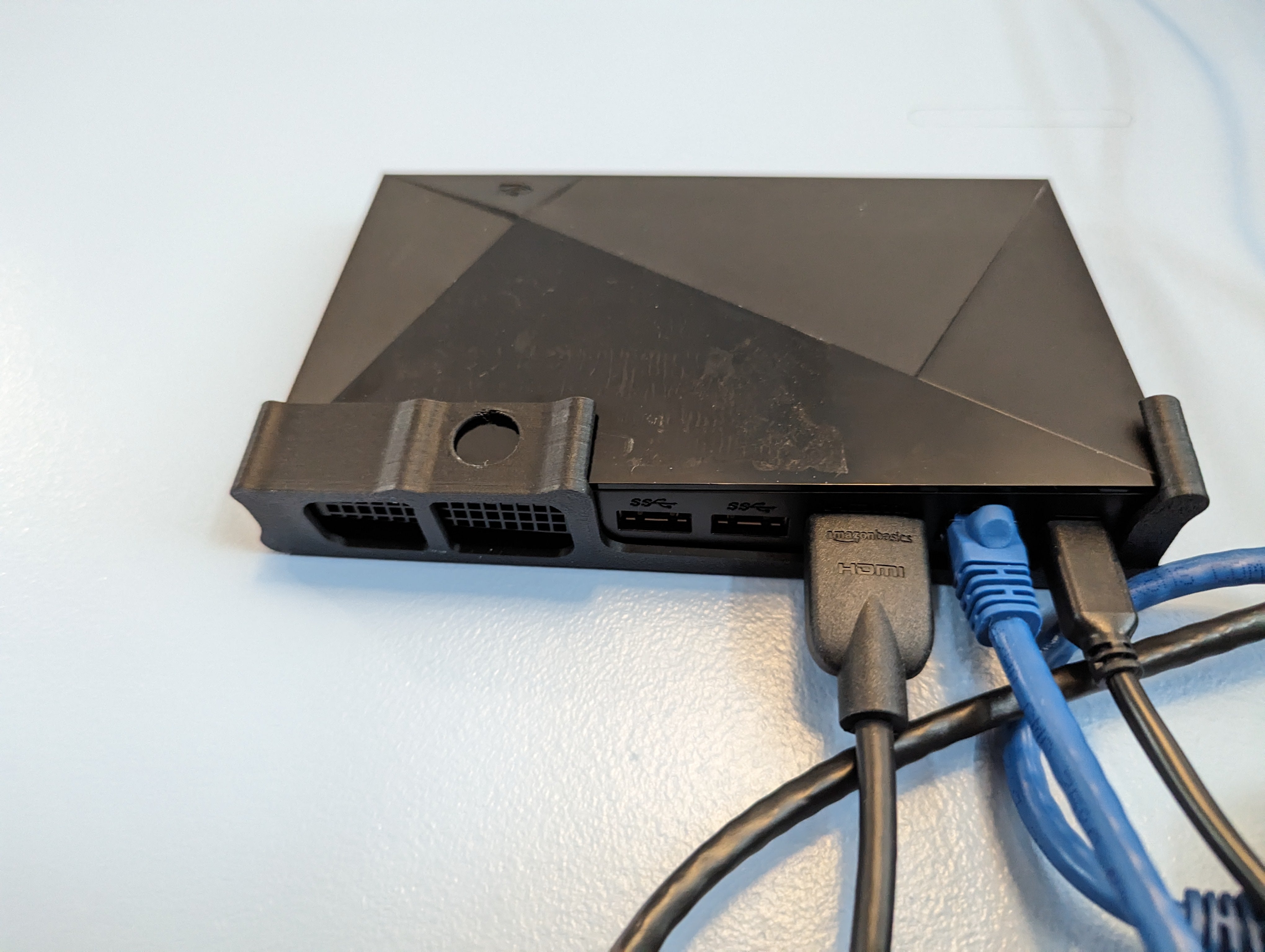 Επιτοίχια βάση NVIDIA Shield TV Pro με βιδωτή στερέωση